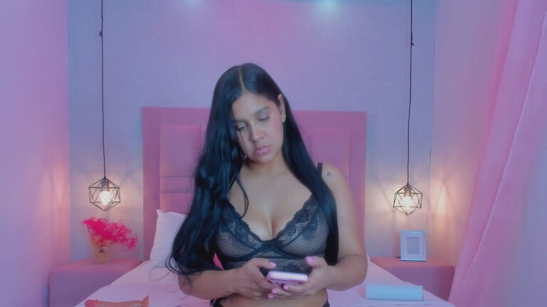 Bellaa_Rosse's Streamate show and profile