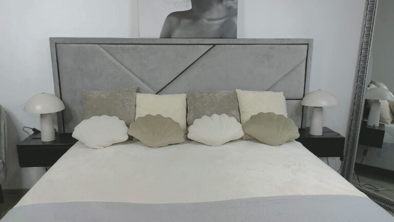 SherinStone's Streamate show and profile