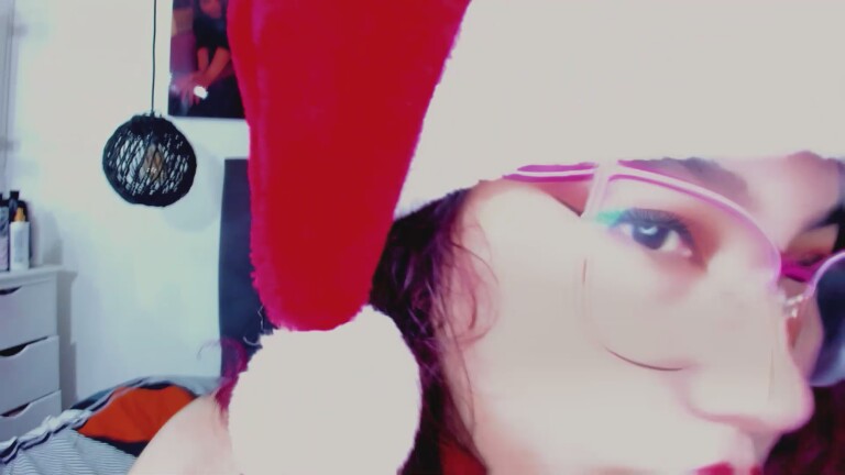 kyliejennerr_111's Streamate show and profile