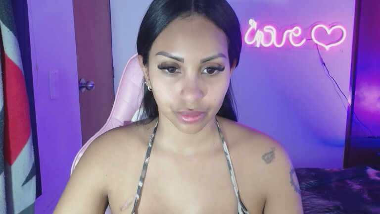 LATINA_BIG_CLITXXX's Streamate show and profile