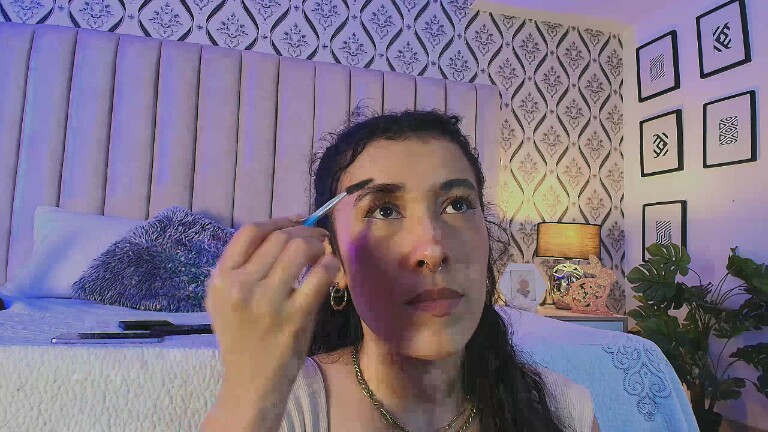 Emma_Lunny's Streamate show and profile