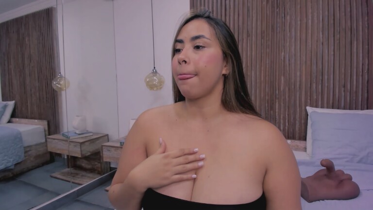 MaraMoore's Streamate show and profile