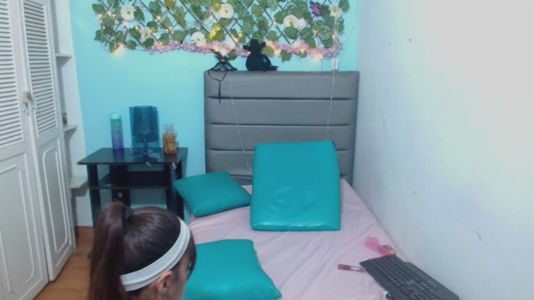 ChloeJonesrs707's Streamate show and profile