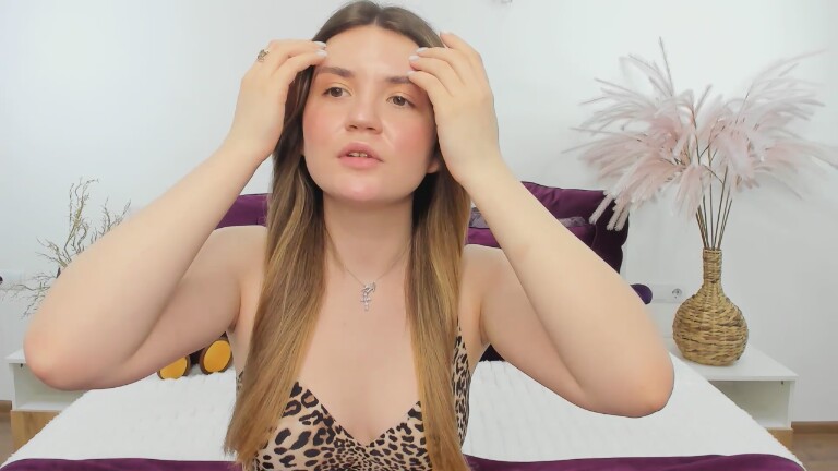 Reneswee's Streamate show and profile