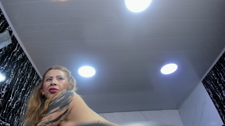 Ladyy_Scarlett's Streamate show and profile